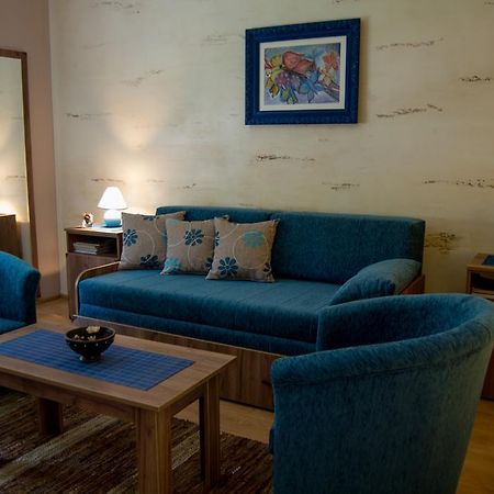 Guest House A'storia Ruma Extérieur photo