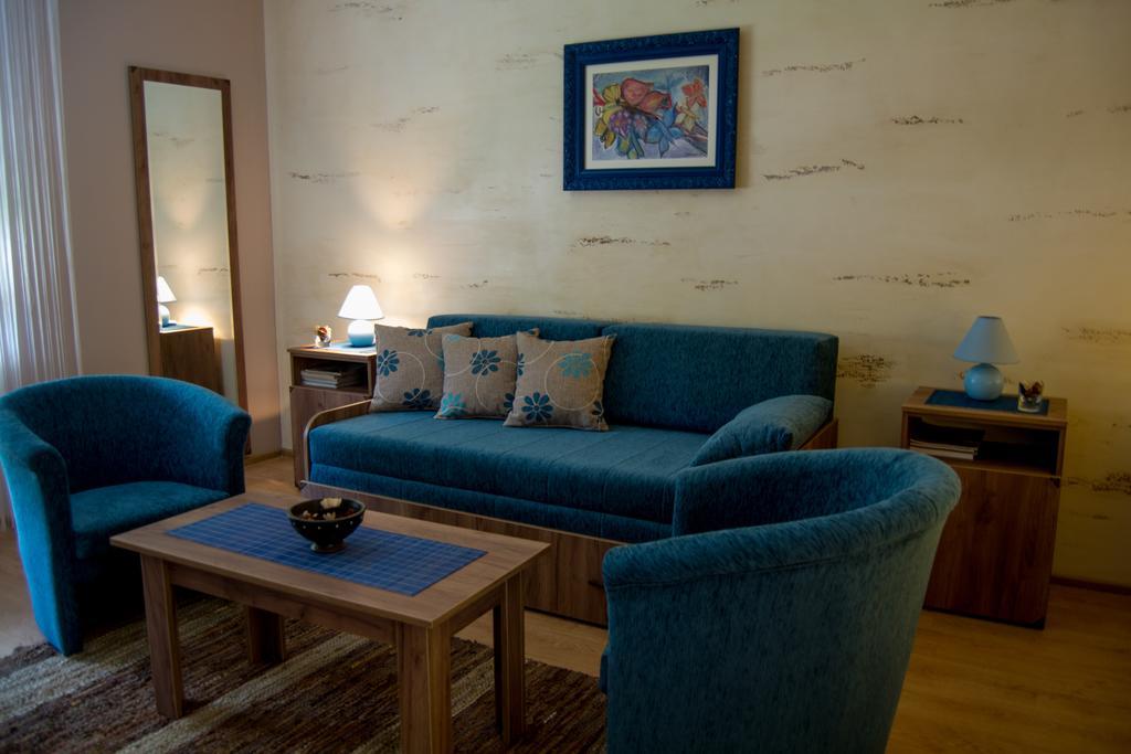 Guest House A'storia Ruma Extérieur photo